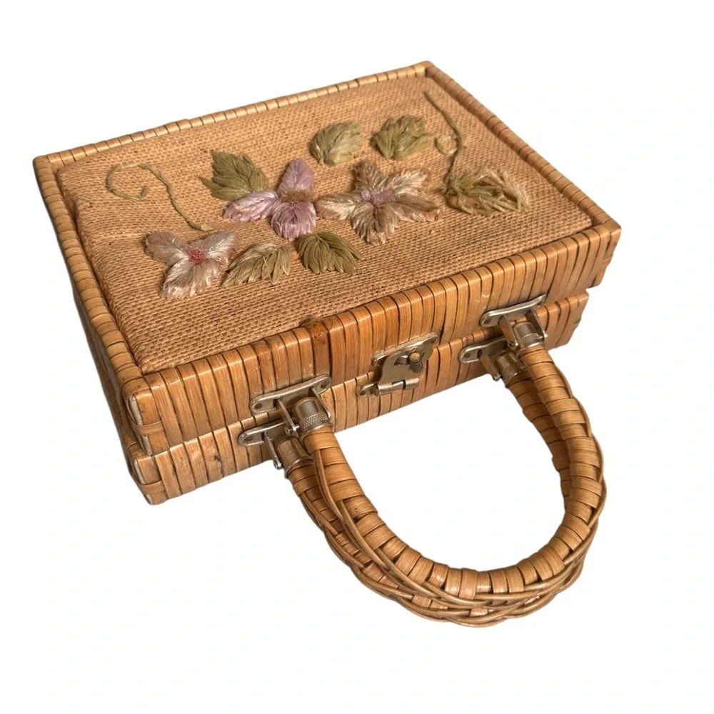 VINTAGE 50's/60's woven wicker box purse w embroidered flowers retro botanical - Picture 11 of 11